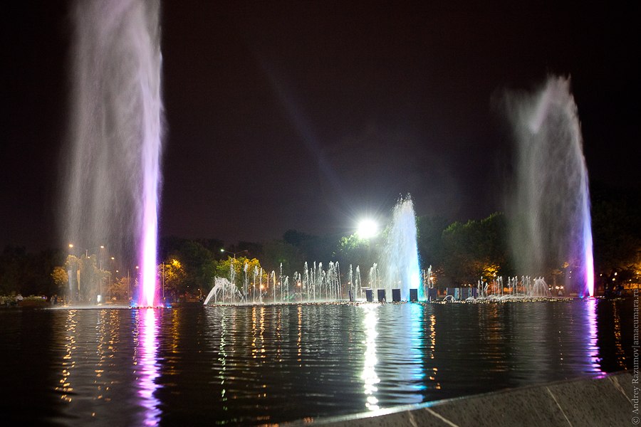 парк Горького муызкальный фонтан