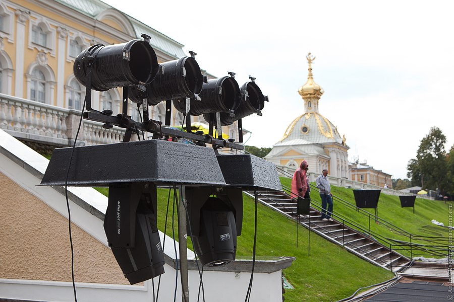 Как готовят праздник закрытия фонтанов в Петродворце