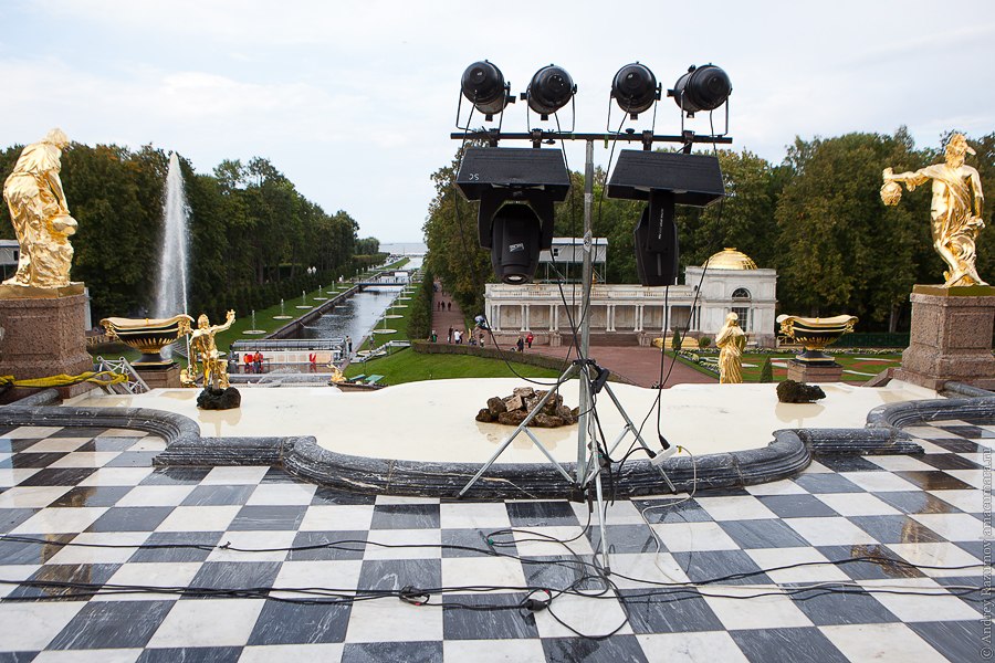 Как готовят праздник закрытия фонтанов в Петродворце