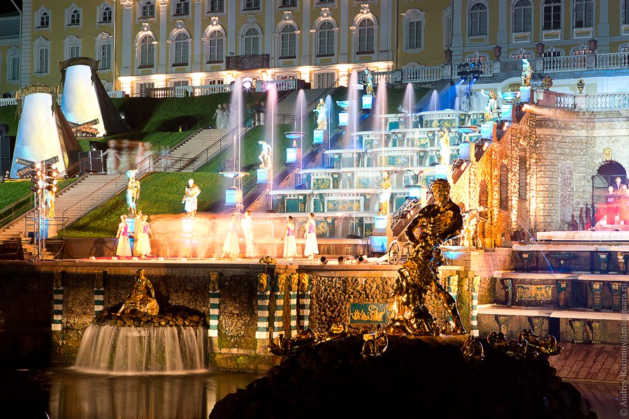 праздник закрытия фонтанов в Петергофе