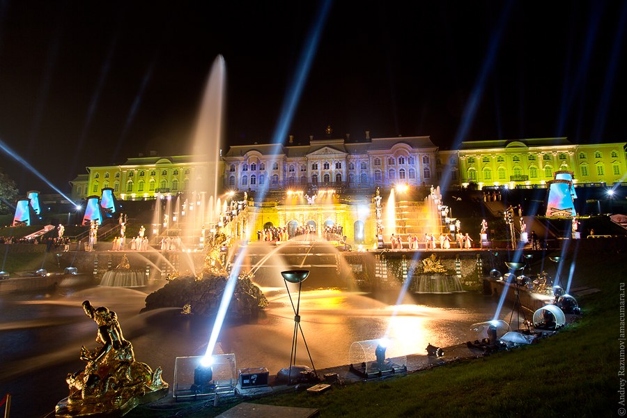 Праздник закрытия фонтанов в Петродворце